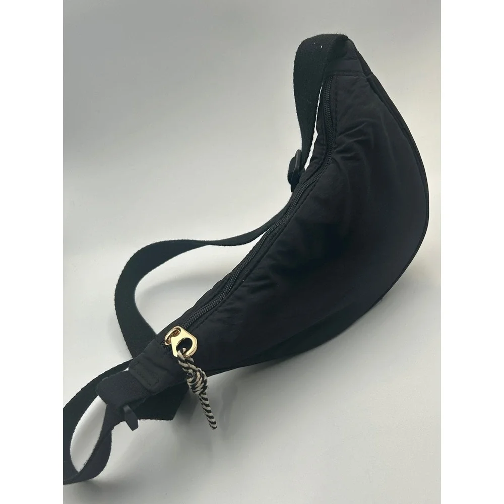 Universal Thread Black Nylon Crescent Crossbody Sling Bag Adjustable Strap B991